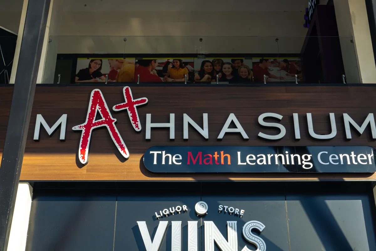 Señalética exterior Mathnasium